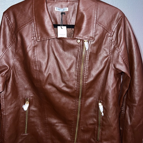 NWT Dex Plus Faux Leather Moto Jacket in Brick - Picture 12 of 16